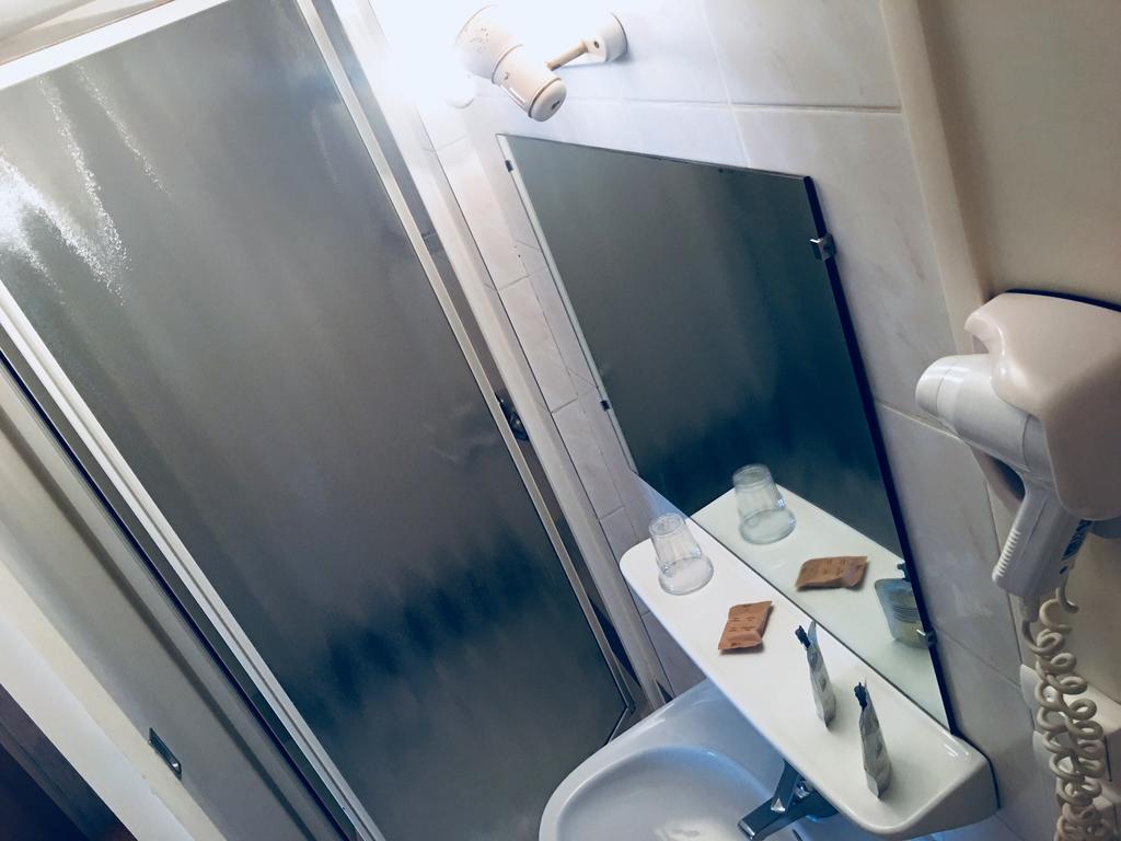 Hotel Moderne ตูร์ ภายนอก รูปภาพ